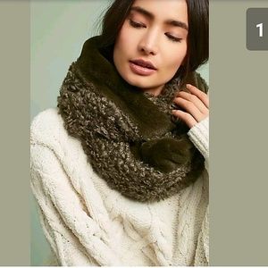 🔮NWT Anthropologie Infinity Loop Scarf